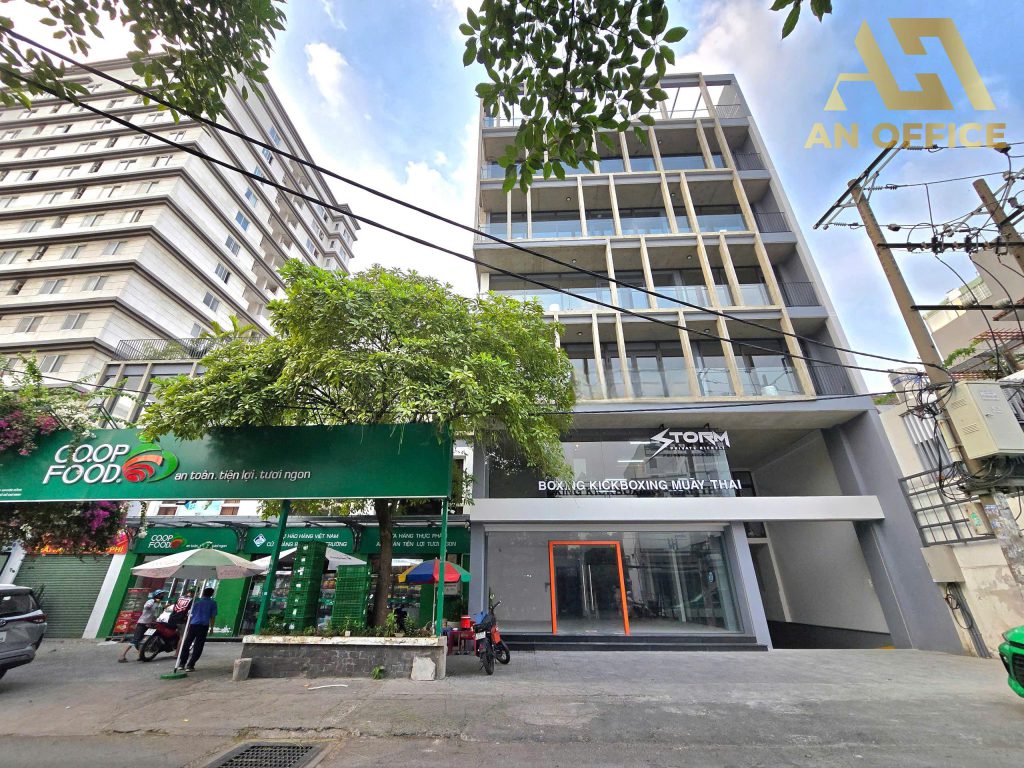 Nguyên Hồng Plaza